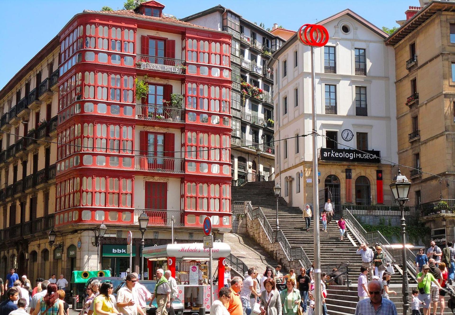 Old Town Core Next To Plaza Nueva Bilbao Bagian luar foto